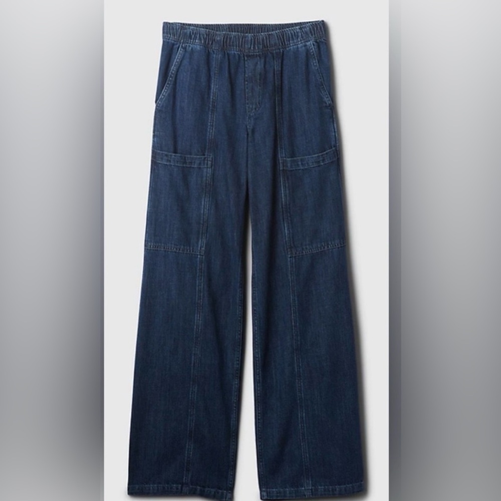 GAP women’s utility pull on denim cargo jean, size Large EUC